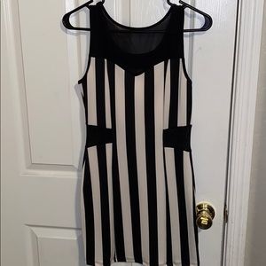 Short black and white dress